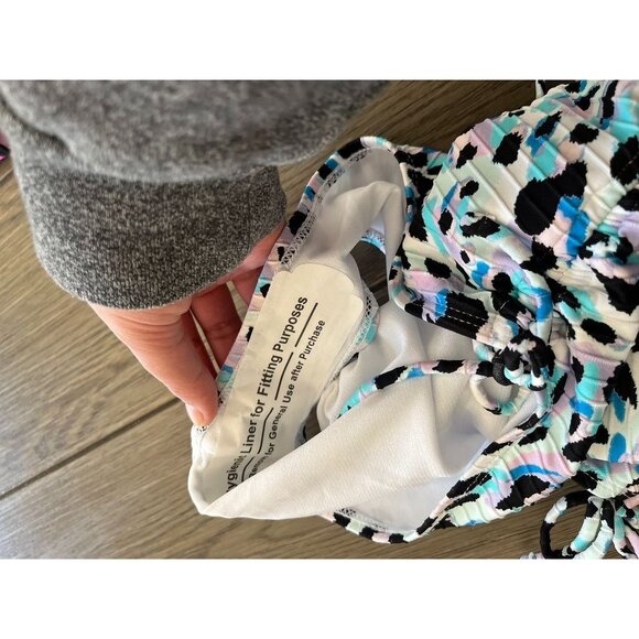 NWT Leopard Print One-Piece Swimsuit With Cutout Adjustable Straps & Medium Cove - Picture 7 of 7